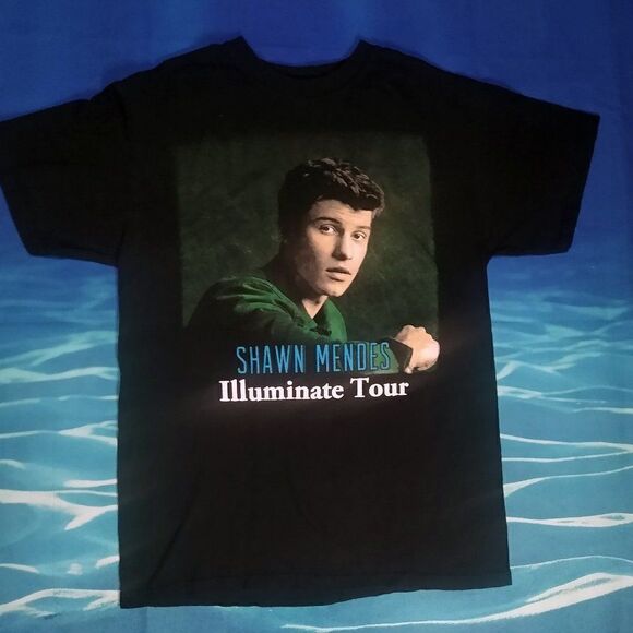 Medium Shawn Mendes Illuminate 2017 World Tour Merch Band Tee - Picture 3 of 5